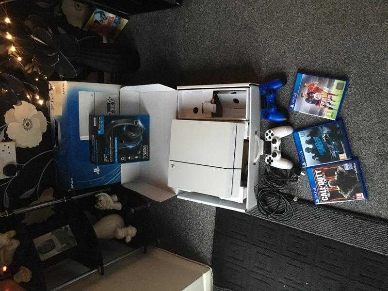 Ps4 console and 3 games