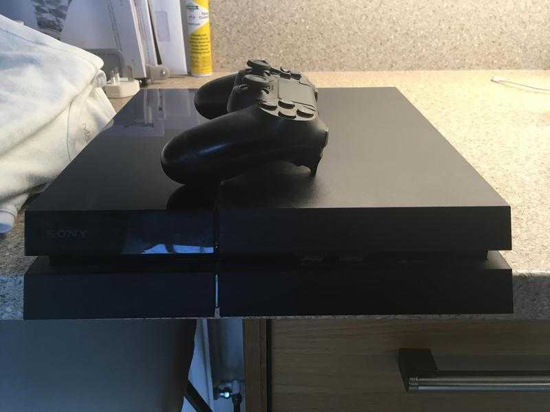 PS4 for sale used with 1 controller 500gb