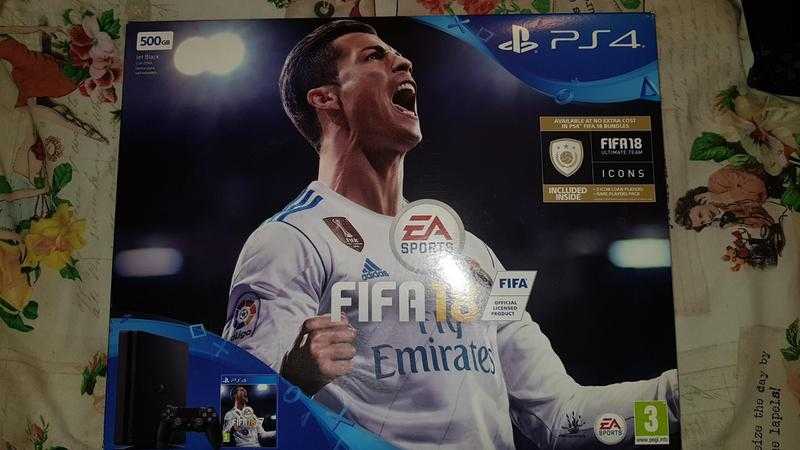 Ps4 slim 500gbFIFA 18 GTA V