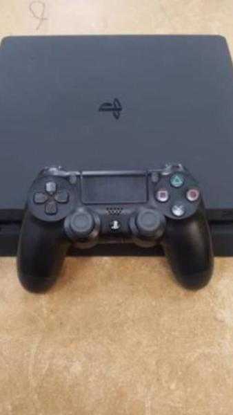 PS4 Slim Console