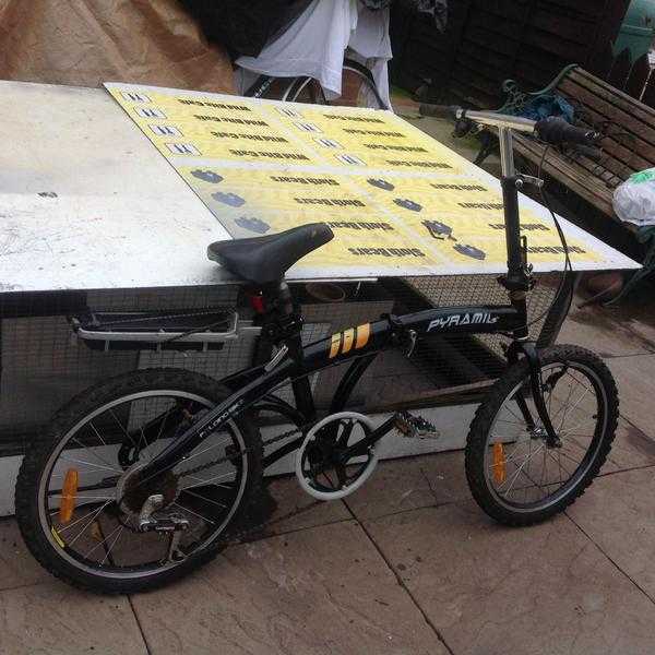 Pyramid folding bike