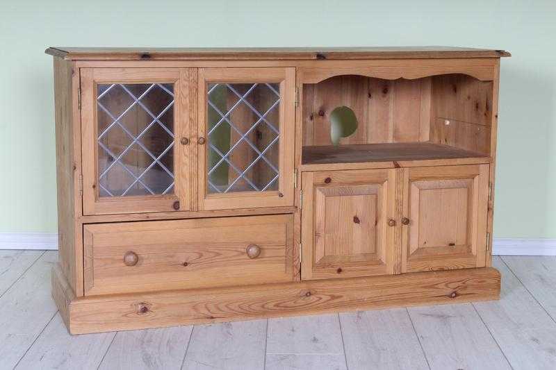 QUALITY MADE SOLID PINE TV UNIT - CAN COURIER