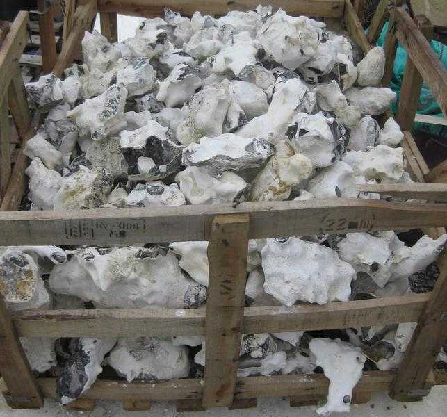 QUANTITY OF FIELD FLINT STONE SUIT BUILDING PROJECT