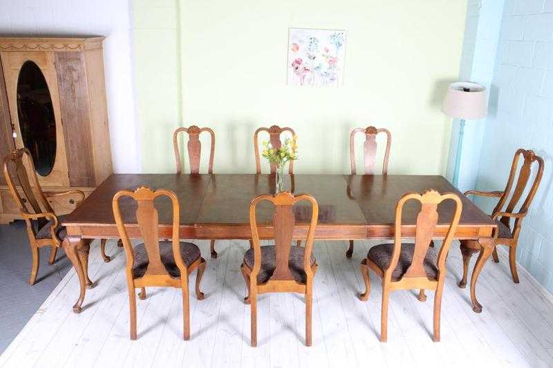 QUEEN ANNE 10 FT EXTENDABLE TABLE amp 8 CHAIRS INCL 2 CARVERS - CAN COURIER