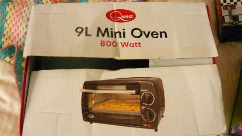 QUEST MINI OVEN used twice in Caravan 9 Liters 800 watts