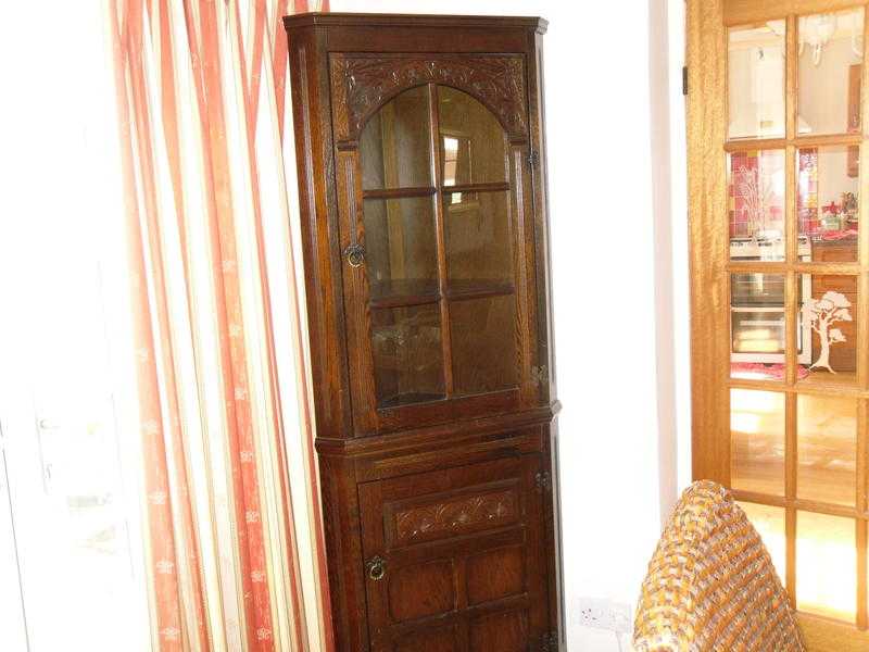 quot Olde  Charm quot. Dark oak, Corner  display cabinet.