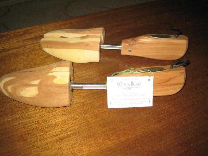 quotWoodlovequot Cedar Shoe Trees