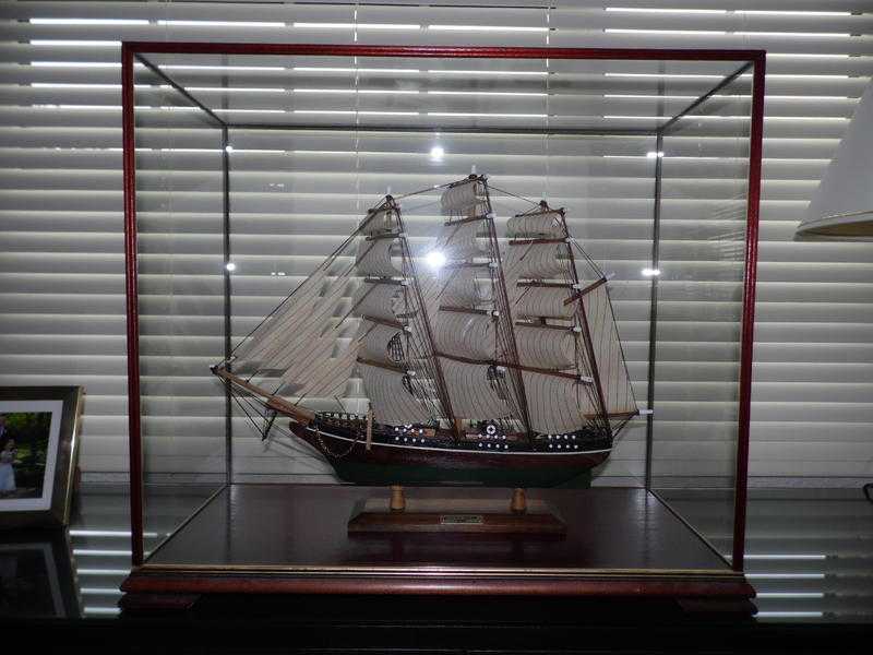 R N I L B Model of Cutty Sark in Special Glass Case