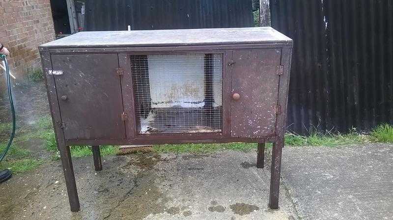 rabbit hutch 15