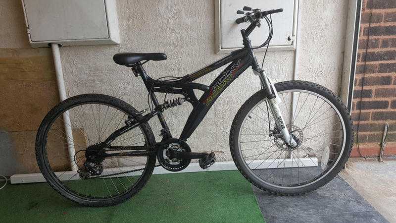 Raleigh Extreme Black Active Bike. 18 speed. 26 inch wheels (Suit 16 yrs to Adult).