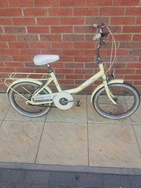 Raleigh Holly vintage girls bike. Suit aged 8. Single speed 18 inch wheels. 30 years old Rides perfect.