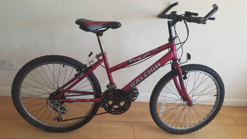 Raleigh Max girls ladies Mountain Bike. 10 speed. (Suit 11 yrs to Adult).