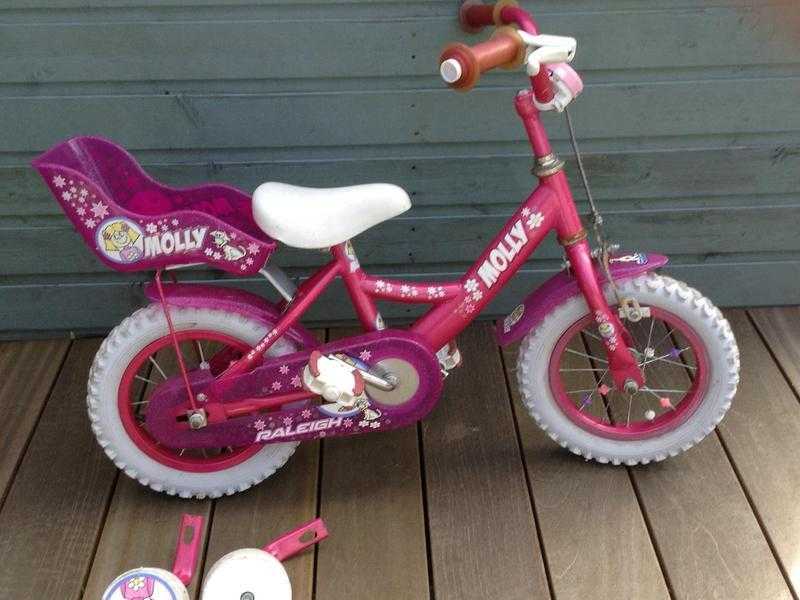 Raleigh Molly Pink Girls Bike has stabilisers