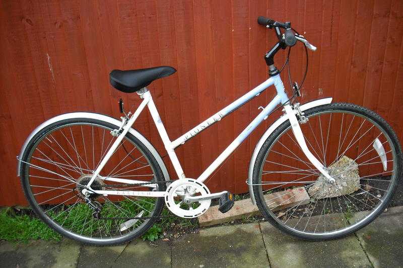 Raleigh Pioneer Ladies Girls bike,HARDLY USED, ideal Xmas gift, 60