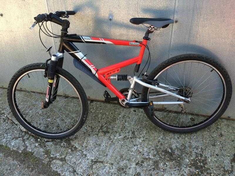 RALEIGH TUCANA MOUNTAIN BIKE 21 SHIMANO GEARS 20quot FRAME 26quot WHEELS VGC V-BRAKE