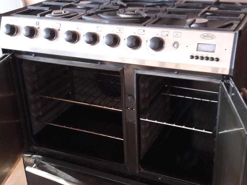 Range belling stainless steel oven