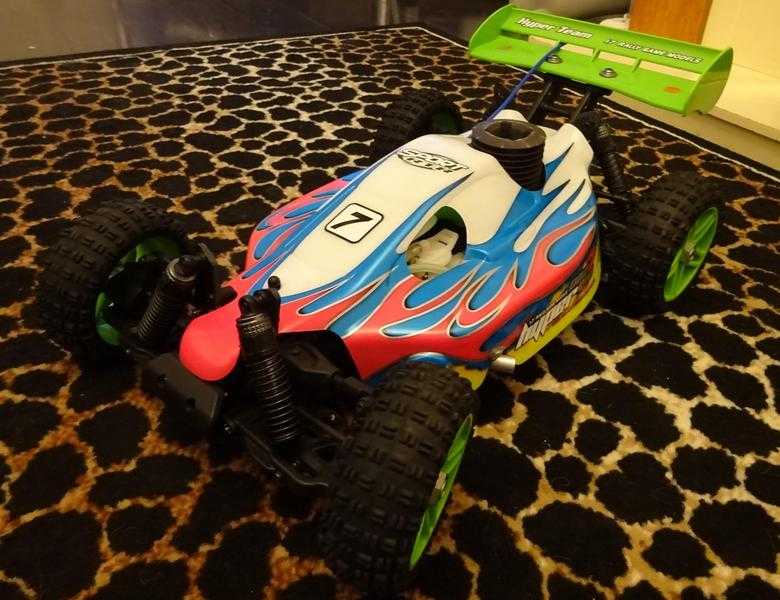 RC Nitro Hobao Hyper 7 4WD Car - Like New