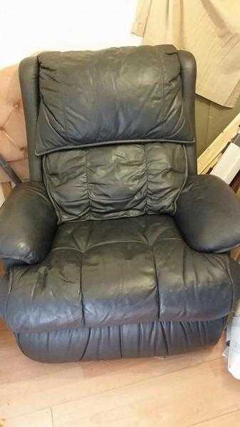 REAL LEATHER BEAUTIFUL ARMCHAIR