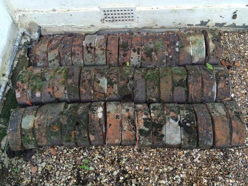 Reclaimed Half Round Common Bricks