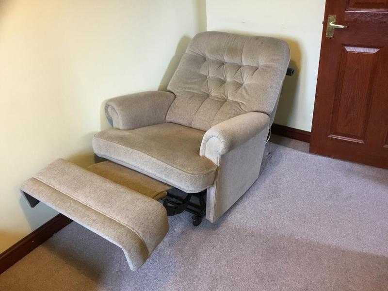 Reclining arm chair