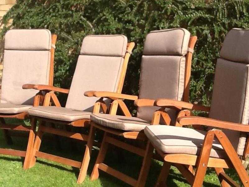 Reclining garden chairs