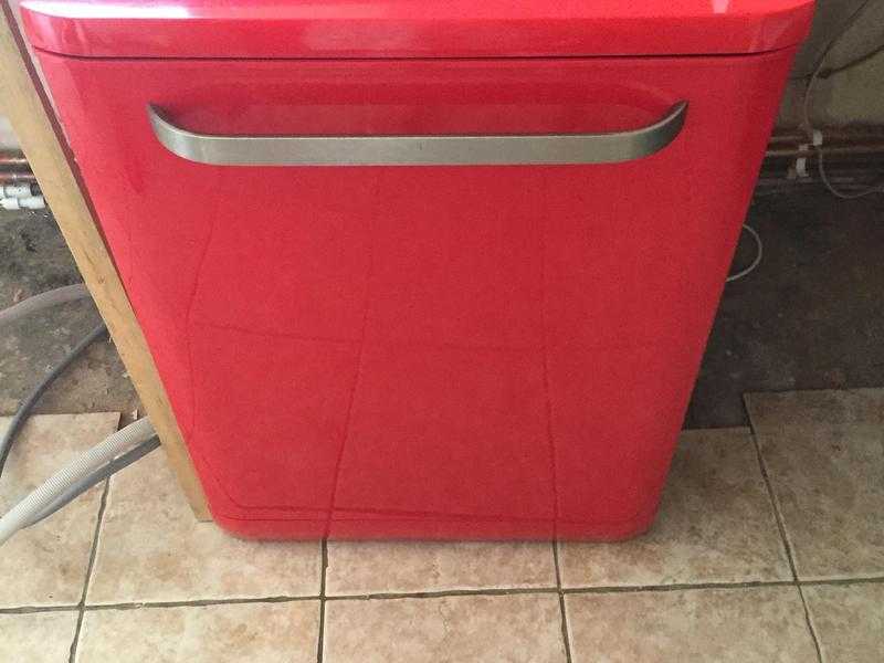 Red Bush Dishwasher