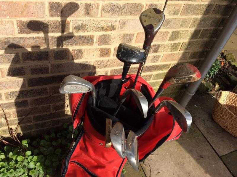 Red golf bag with 9 clubs