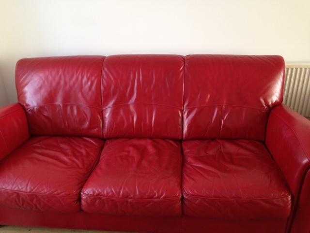 RED LEATHER SOFA SETTEE SUITE 3 SEATER 2 SEATER ARMCHAIR AND FOOTSTOOL 500