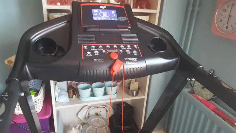 REDUCED.....REDUCED Everlast Vision Treadmill (NEED SPACE)