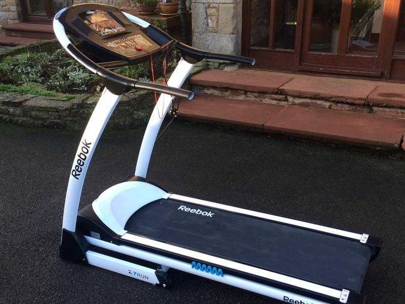 Reebok Z007 Console Treadmill Running machine.