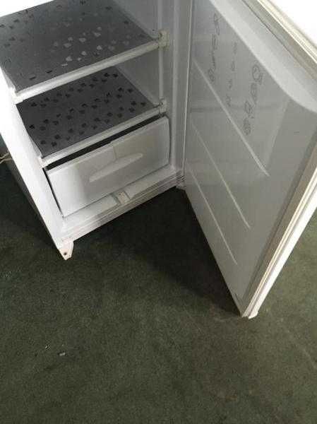 Refurbished Large Freezer White (Charity) - Second Hand  Used Freezers - REF-A0747