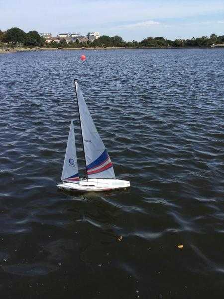 Remote controlled sailing yacht