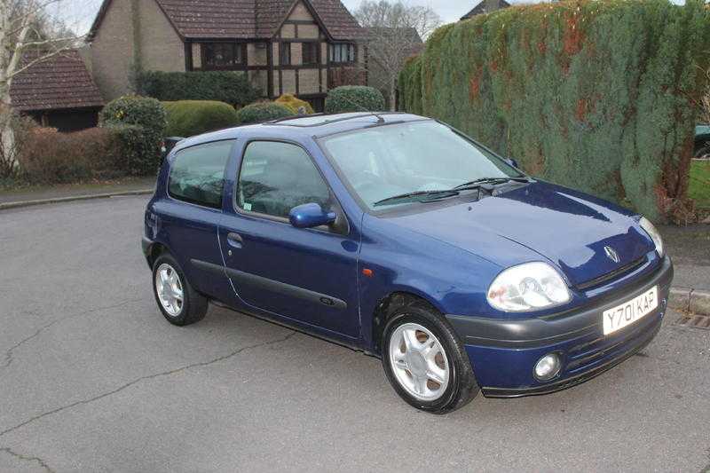 Renault Clio 2001 50,00 miles cambelt replaced last year, f,s,h