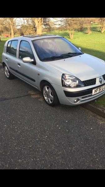 Renault Clio brand new MOT