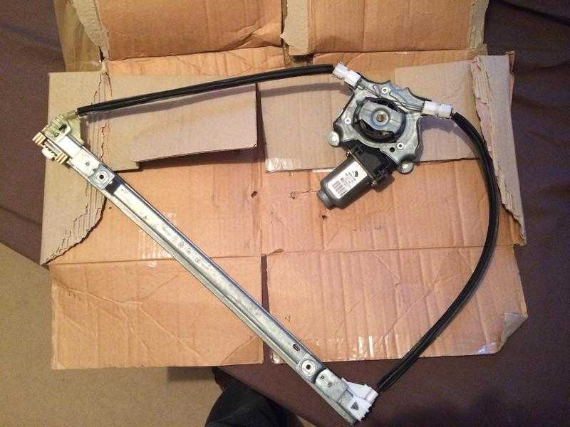 Renault Clio mk2 01-05 electric window regulator ns left door