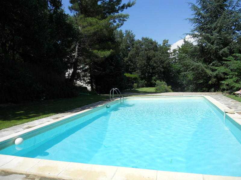 Rent France Provence Villa w pool 6-8 p quiet comfort full equipment in Ansouis
