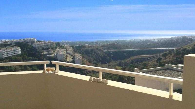 Rental of 3 Bed, 2 bath apt, Calahonda, Costa del Sol, Spain. Amazing views