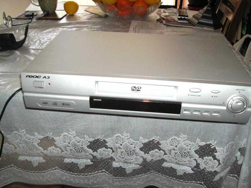 REOC A3 DVD PLAYER