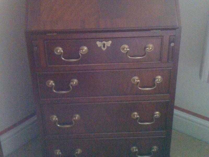 Reproduction inlaid Writing bureau