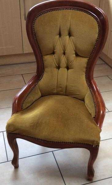 Reproduction nursing chair