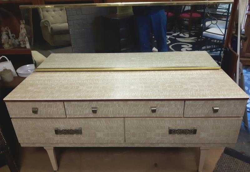 Retro 1960039s Dressing Table White Patterned
