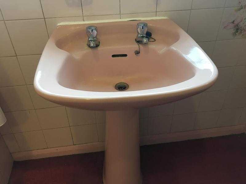 Retro pink bath and sink for sale