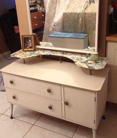 RETRO SHABBY CHIC DRESSING TABLE