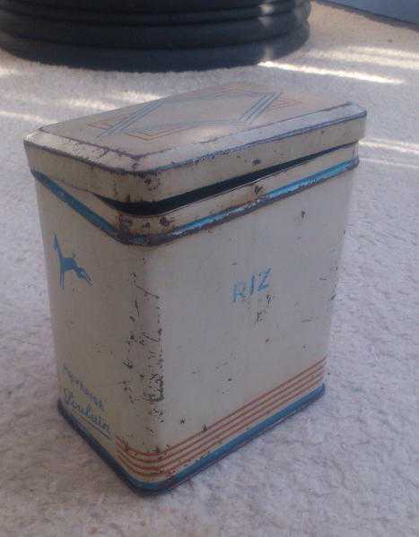 Retro-vintage French tin box (Riz Poulain)