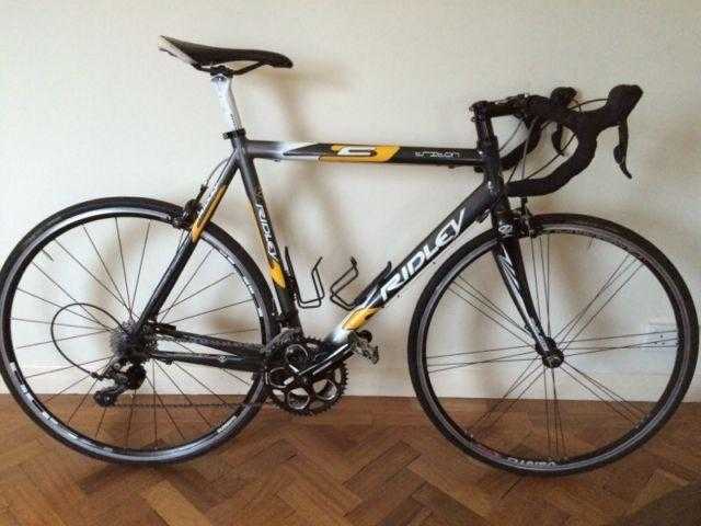 Ridley 54cm aluminium and carbon fibre leightweight road racing bike 18 speed Shimano campagnolo fsa