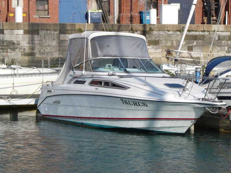 Rinker V260