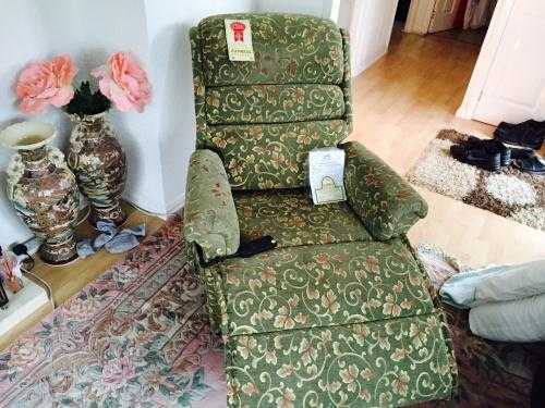 Riser recliner