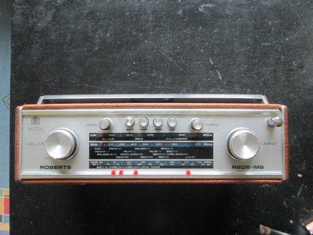 Roberts R606 MB radio 1978 In very good order TAN