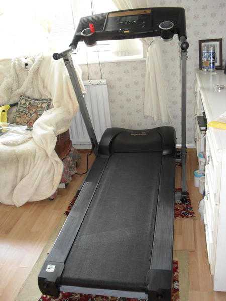 ROGER BLACK GOLD TREADMILL FIT FOR LIFE COST 699 NEW NOW ONLY 110 0