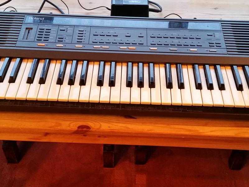 Roland E-5 Electronic Keyboard